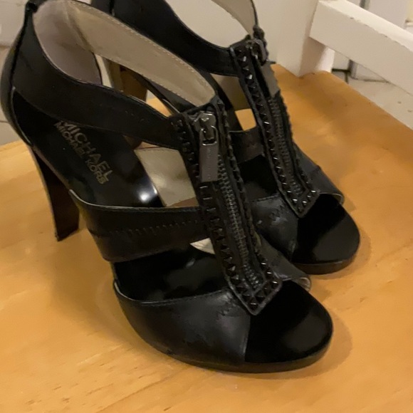 Michael Kors Shoes - Picture 8 of 8